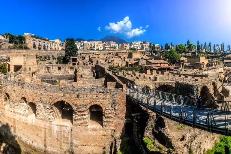 Sorrento: Pompeii & Herculaneum Day Tour with Local Lunch